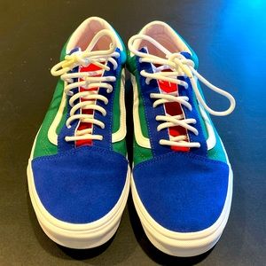 Like new Vans Old Skool Yacht Club shoes size 11